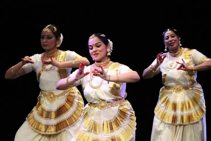 Medasvi is one of the few dance academies in Singapore teaching both Mohiniyattam and Bharatanatyam.