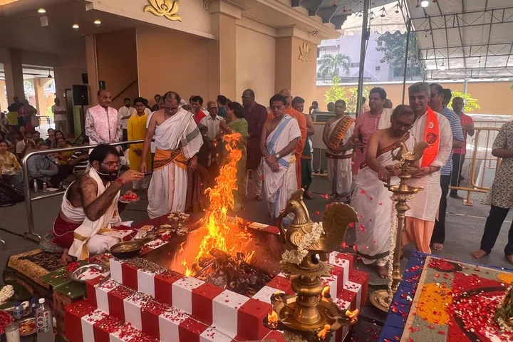 A previous Gita Havan.