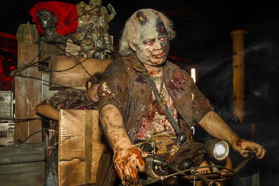 The possessed karung guni man from HHN 14.