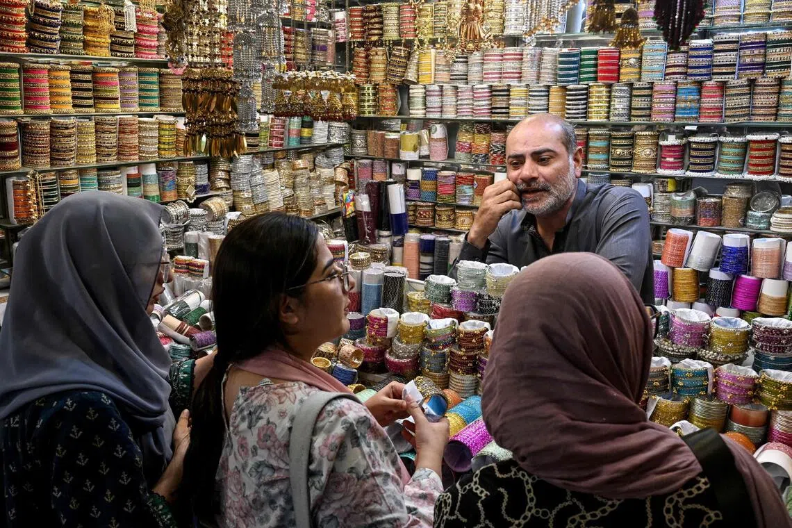 When the Bangles Fall Silent: Culture and Crisis in India’s Glass ...