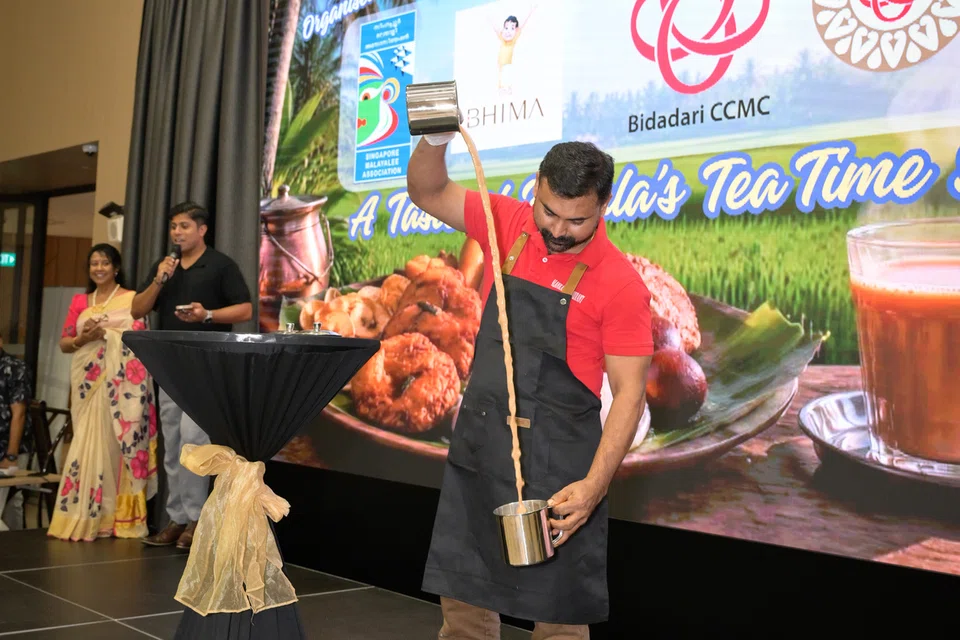 Kerala-style tea pulling demonstration.