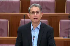 Minister Faishal resigns from political office.