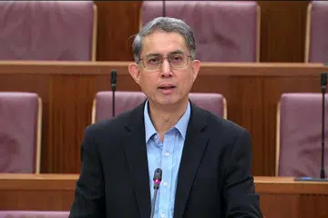 Minister Faishal resigns from political office.