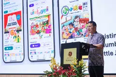 Education MInister Desmond Lee noted that English is now the main language spoken in many homes, and said Singapore must keep finding ways to make mother tongue learning relevant and engaging.