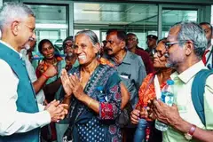 India’s External Affairs Minister S. Jaishankar meeting the group of 21 Tamil Nadu pilgrims.