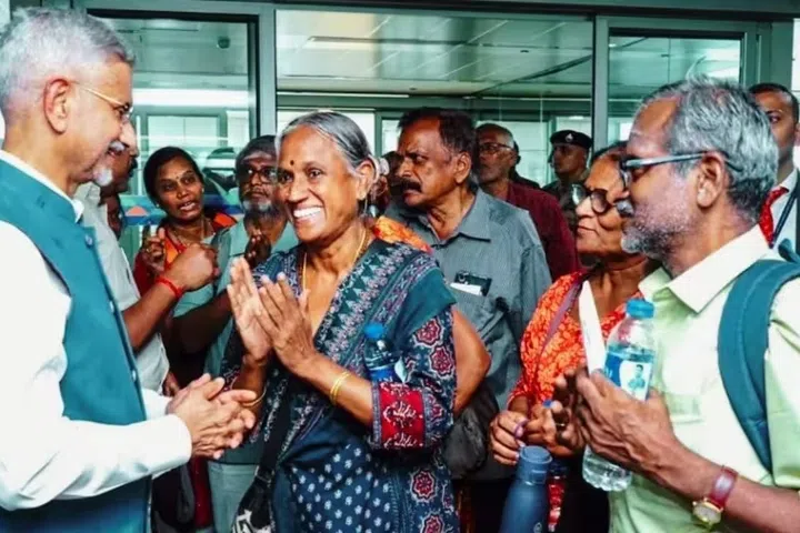 India’s External Affairs Minister S. Jaishankar meeting the group of 21 Tamil Nadu pilgrims.