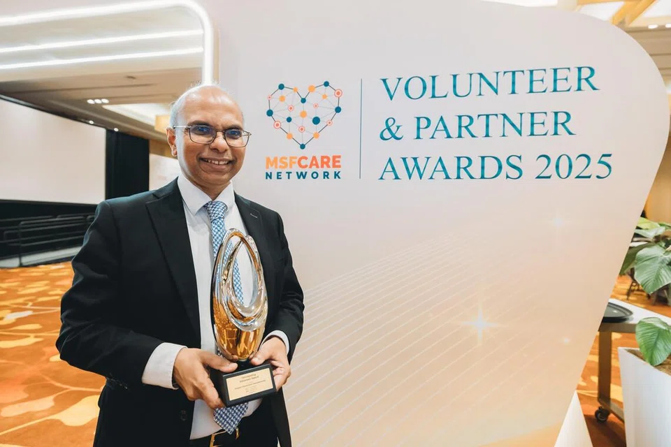 Gregory Vijayendran received the Outstanding Volunteer Award at the 2025 MSF Volunteer and Partner Awards.