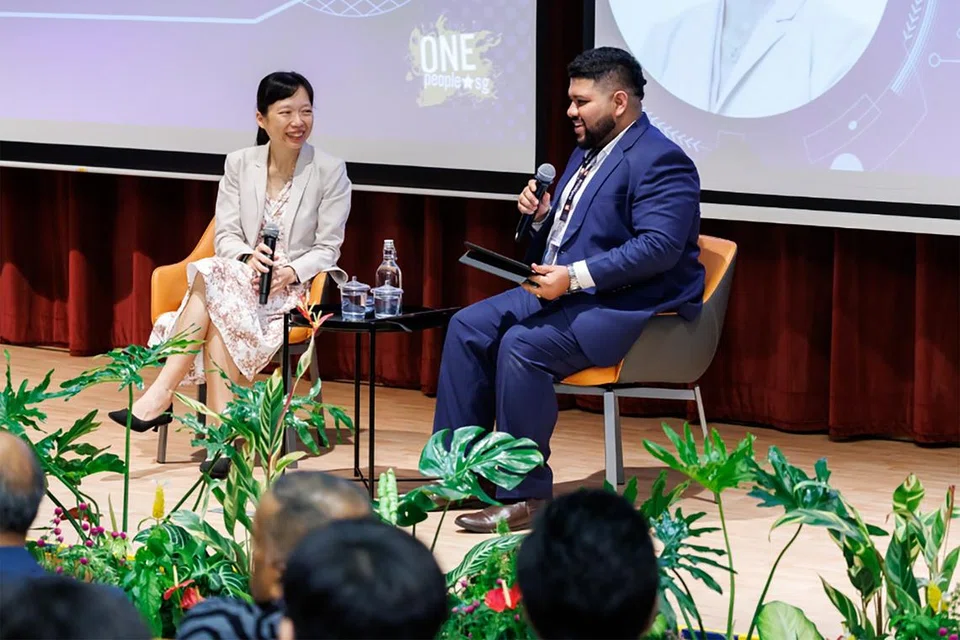 Guest of Honour Ms Jasmin Lau, Minister of State for the Ministry of Digital Development and Information and the Ministry of Education, shares a lighthearted moment during a frank, closed-door dialogue session with conference attendees.