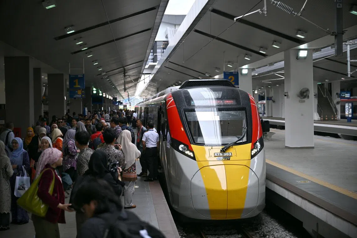 கோலாலம்பூர்-ஜோகூர் பாரு விரைவு ரயில் வெள்ளோட்டம்