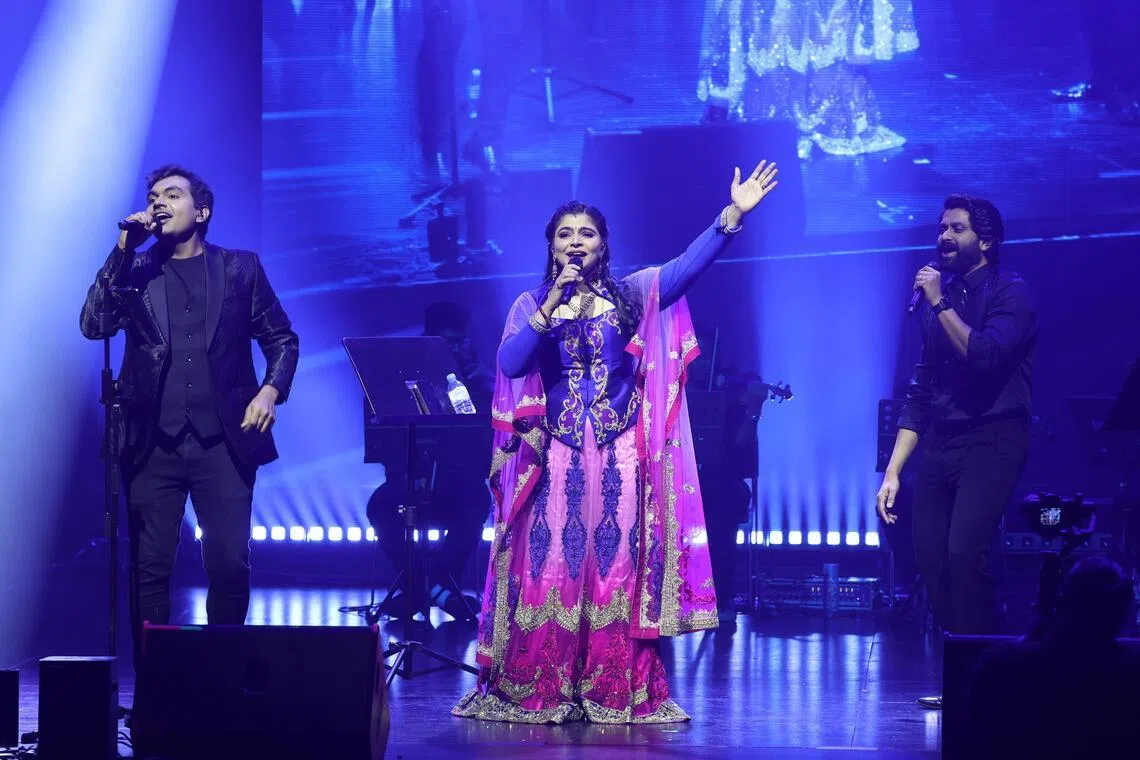 சிங்கப்பூர்த் தமிழர்களின் மொழி, இசை உணர்வு வியப்பளிக்கிறது: சின்மயி