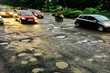5 ஆண்டுகளில் சாலைகளில் உள்ள பள்ளங்கள் காரணமாக உயிரிழந்தோர் எண்ணிக்கை 53% அதிகரித்துவிட்டது.