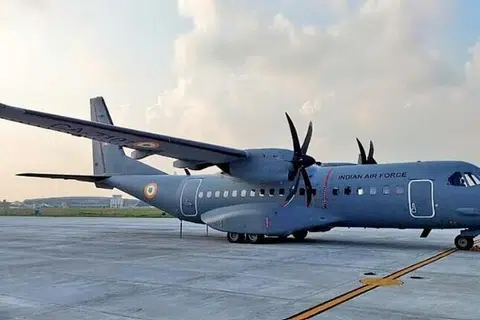 இந்தியாவில் தயாரிக்கப்பட்ட முதலாவது ‘சி-295’ ராணுவப் போக்குவரத்து விமானம் தனது முதல் சோதனை ஓட்டத்தை வெற்றிகரமாக நிறைவு செய்துள்ளது.