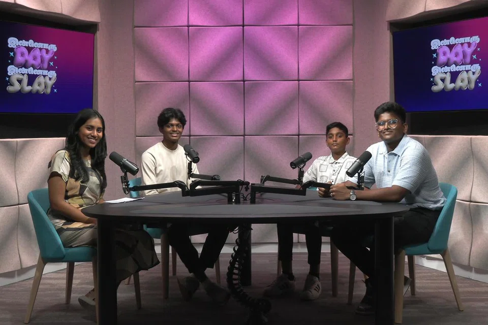 (இடமிருந்து) உரையாடலை வழிநடத்திய விஷ்ருதா, பங்கேற்பாளர்கள் சத்தியமூர்த்தி சர்வேஷ்வரமூர்த்தி, ரூபனேஸ்வர், சுந்தரவடிவேல் ப்ரபவ்.