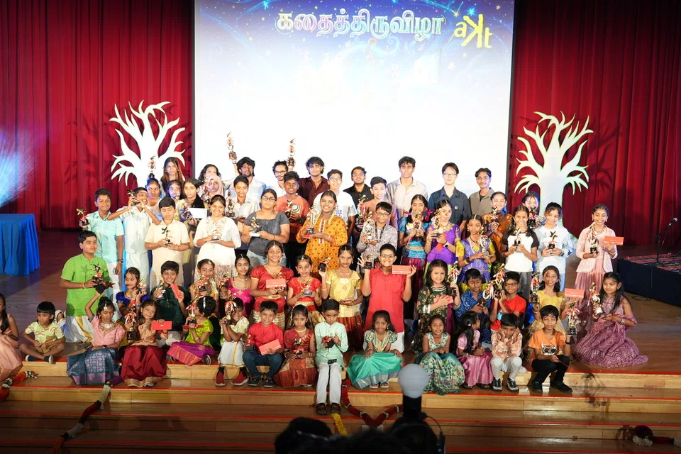 கற்பனைத் திறனை வளர்க்கும் நோக்கில் கதைப்பாடல், வில்லுப்பாட்டு, குறுங்காணொளி, குறும்படம் ஆகிய நான்கு பிரிவுகளில் நடத்தப்பட்ட போட்டியில் கலந்துகொண்ட மாணவர்கள்.