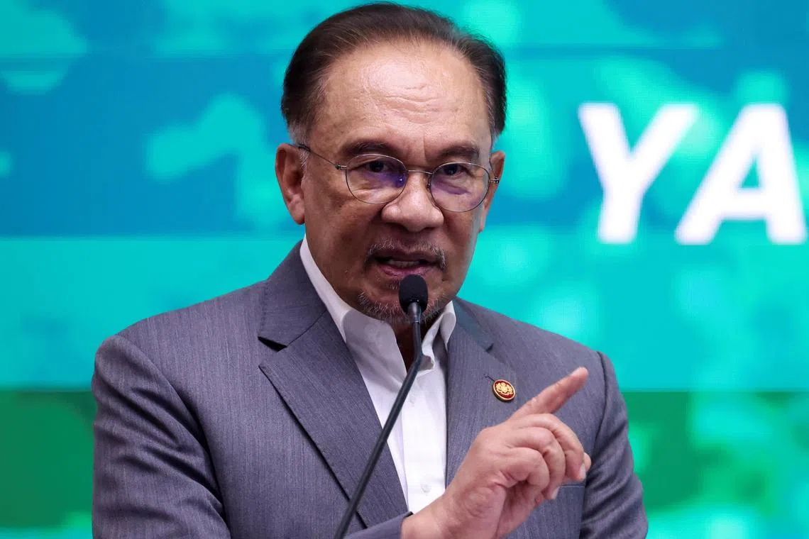 மலேசியப் பிரதமரின் தவணைக்காலத்துக்கு உச்சவரம்பு: அன்வார் ஆதரவு