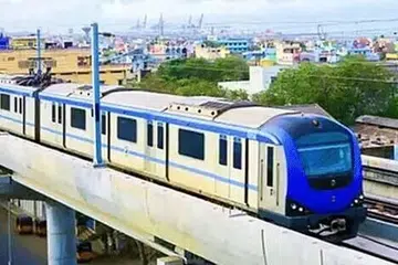ரயில் பயணத்தின்போது கைப்பேசியில் உரத்த குரலில் பேசுவது இனி விதிமீறல் ஆகும்.