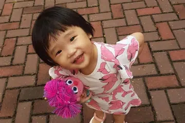 4 வயது மேகன், தாயாலும் அவரின் காதலனாலும் ஓராண்டு துன்புறுத்தப்பட்ட பிறகு 2020ஆம் ஆண்டு பிப்ரவரியில் மரணமடைந்தார். 