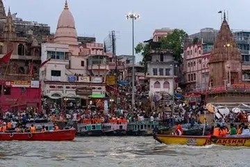 கடந்த சில ஆண்டுகளாக வாரணாசிக்கு வரும் பயணிகள், பக்தர்களின் எண்ணிக்கை அதிகரித்து வருகிறது.