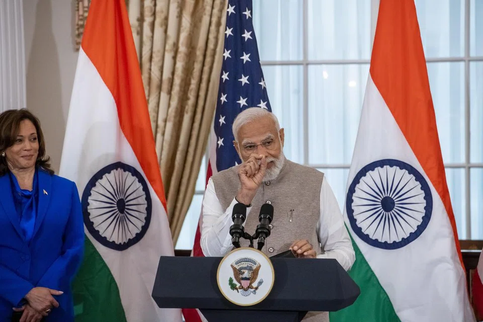 தனது அமெரிக்கப் பயண நிகழ்ச்சியில் பல ஆயிரம் பேர் முன்னிலையில் உரையாற்றிய பிரதமர் மோடி, உலகின் மூத்த மொழி தமிழ் என்ற பெருமை இந்தியர்களுக்கு இருப்பதாகக் குறிப்பிட்டார்.