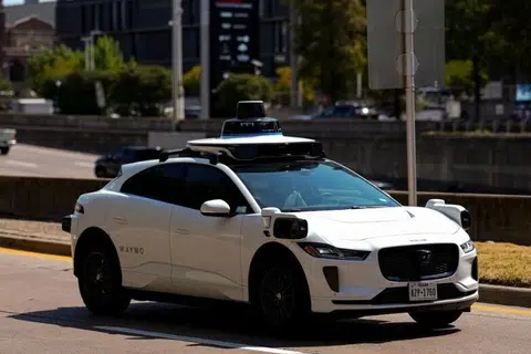 ஓட்டுநர் இல்லாத கார் சேவையை வழங்கும் வேமோ (Waymo) நிறுவனம், சிங்கப்பூரில் 2028ஆம் ஆண்டு முதல் சேவையை வழங்கவுள்ளது.