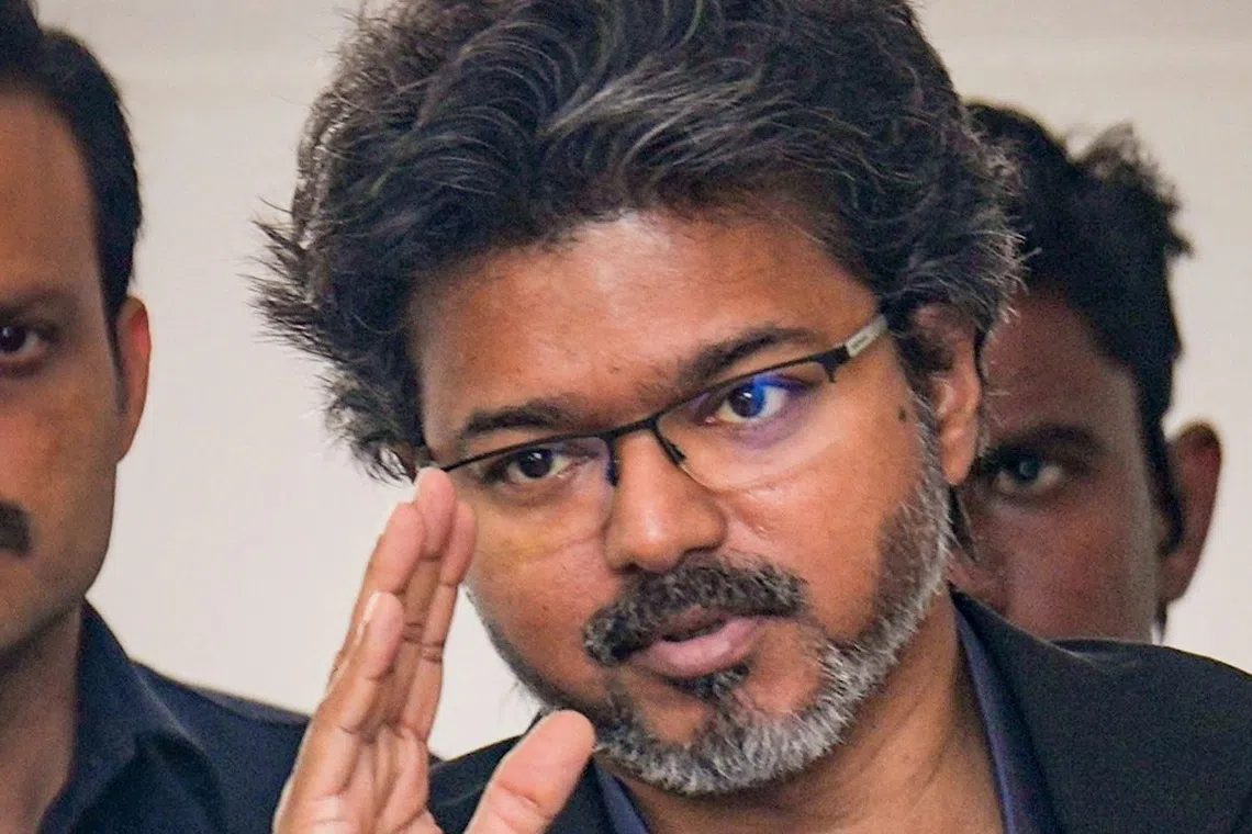 தனிப் பெரும்பான்மை பெற இடைத்தேர்தல்: விஜய்யின் அரசியல் வியூகம்