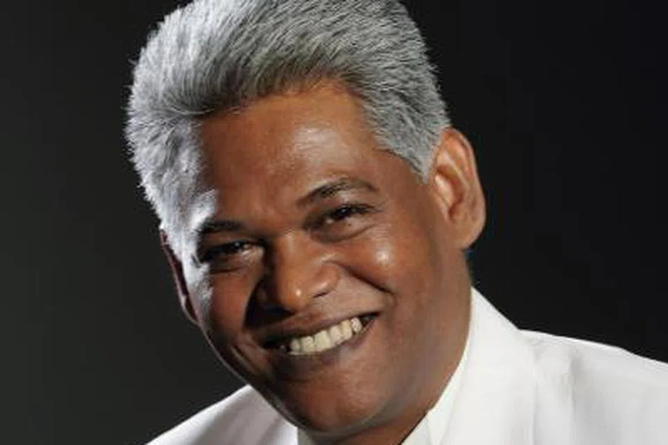 உயிர்த்துடிப்புடன் கூடிய குரலுக்கு சொந்தக்காரரான ராபர்ட் ஃபெர்னாண்டோ.