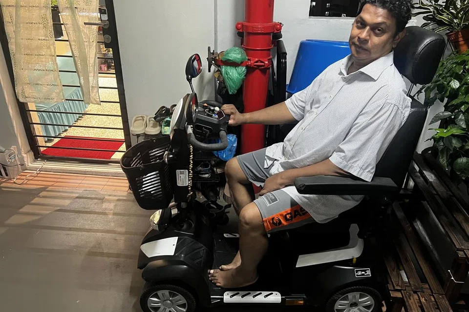 பக்கவாதத்திலிருந்து மீண்டுவந்த நோவெல் பீட்டர் சேவியர், 53, உடற்குறையுள்ளோருக்கான வேலை நியமன உதவித்தொகை நீட்டிப்புமூலம் பயன்பெறுவார்.
