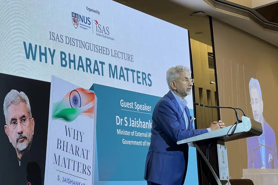 ‘பாரதம் ஏன் முக்கியம்?’ எனும் அண்மையில் வெளியீடு கண்ட  நூலில் தாம் குறிப்பிட்டுள்ள முக்கியக் கருத்துகளைத் தமது உரையில் எடுத்துரைத்தார் இந்திய வெளியுறவு அமைச்சர் டாக்டர் ஜெய்சங்கர்.