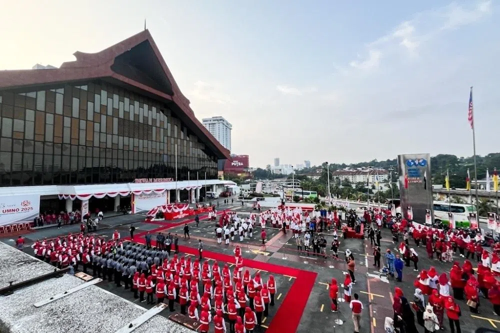 பிஎன் கூட்டணியில் சலசலப்பு; அம்னோ கூட்டத்தில் மசீச, மஇகா தலைவர்கள்