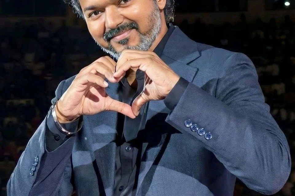 நடிகர் விஜய். 