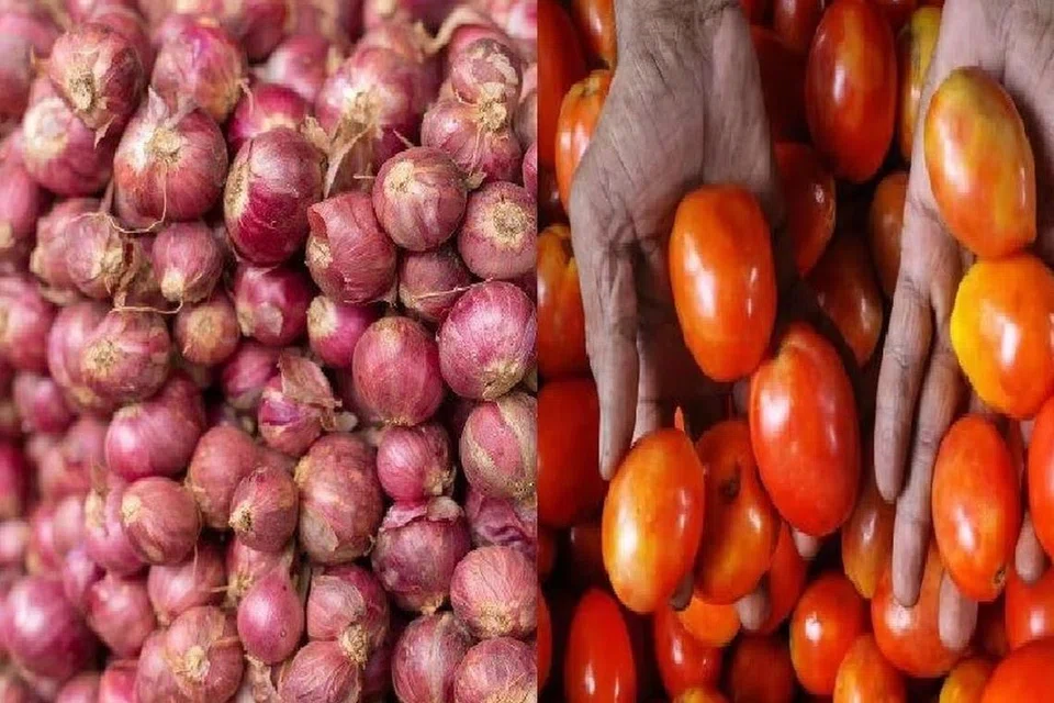 தக்காளி,  சின்ன வெங்காயம்.