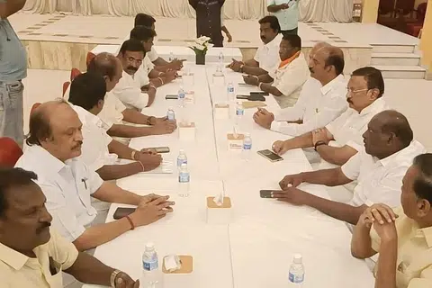 தொகுதிப் பங்கீடு குறித்து ஆலோசனை நடத்திய இண்டியா கூட்டணி.