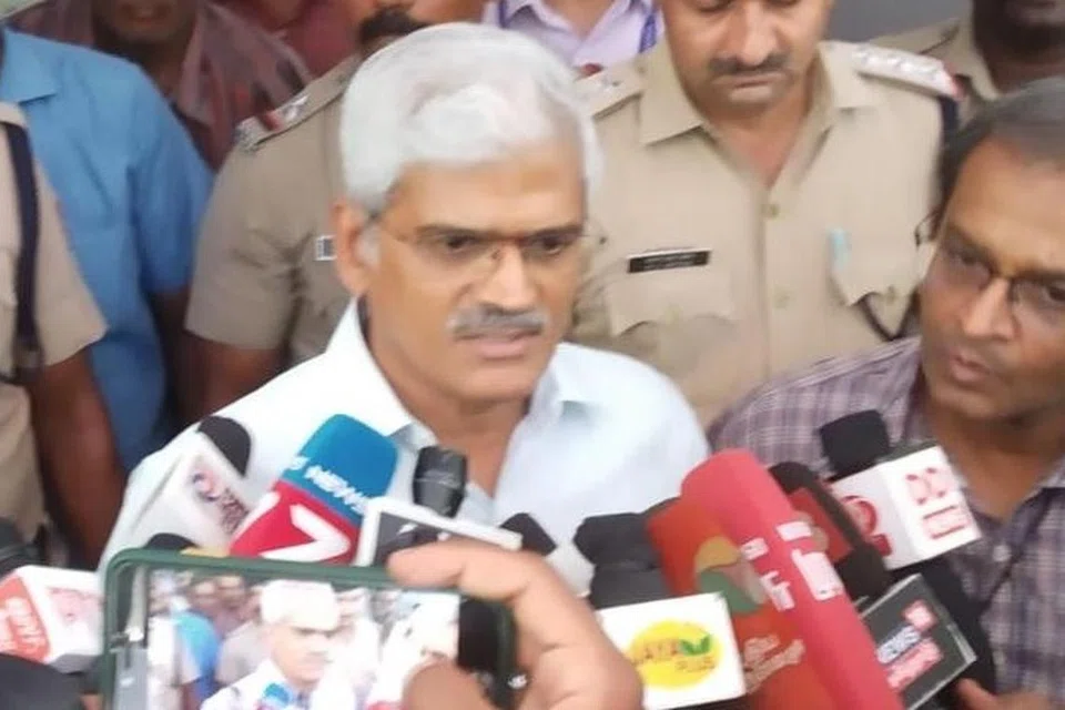 தெற்கு வட்ட ரயில்வே பாதுகாப்பு ஆணையர் சவுத்ரி.