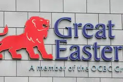 மற்ற தனியார் மருத்துவமனைகளுடன் ஒப்பிடும்போது மவுண்ட் எலிசபெத் மருத்துவமனை, மவுண்ட் எலிசபெத் நொவீனா மருத்துவமனை ஆகியவற்றின் மருத்துவக் கட்டணம் அதிகமாக இருப்பதால் அந்த மருத்துவமனைகளுக்கான முன்கூட்டியே வழங்கப்படும் அங்கீகாரச் சான்றிதழ் முறையைத் தற்காலிகமாக நிறுத்த முடிவு எடுக்கப்பட்டது என்று கிரேட் ஈஸ்டர்ன் காப்புறுதி நிறுவனம் தெரிவித்தது.