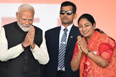 டெல்லி முதல்வராகப் பதவியேற்ற ரேகா குப்தாவிற்கு வாழ்த்து தெரிவித்துக்கொண்டார் பிரதமர் நரேந்திர மோடி.