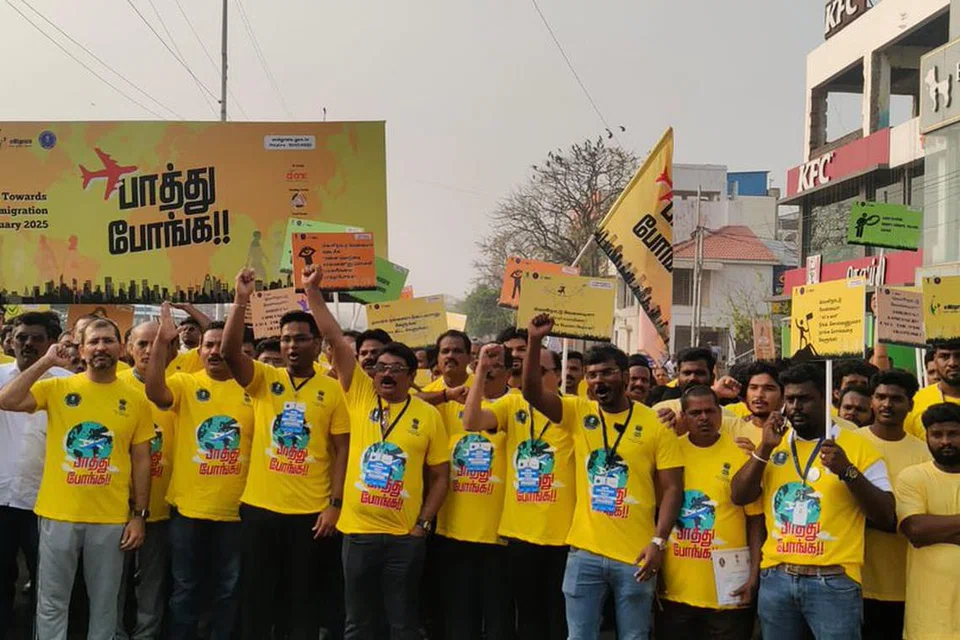 சென்னையின் பெசன்ட் நகர் கடற்கரையில்  ‘பாத்து போங்க’ விழிப்புணர்வு நடைபயணம் நடைபெற்றது. 