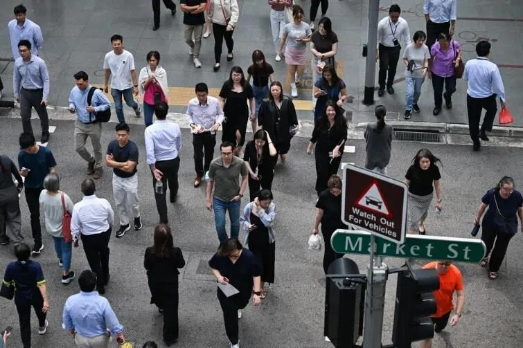 சிங்கப்பூர் முதலாளிகள் இடையே வேலைக்கு ஆள் எடுக்கும் போக்கு அதிகரிப்பு