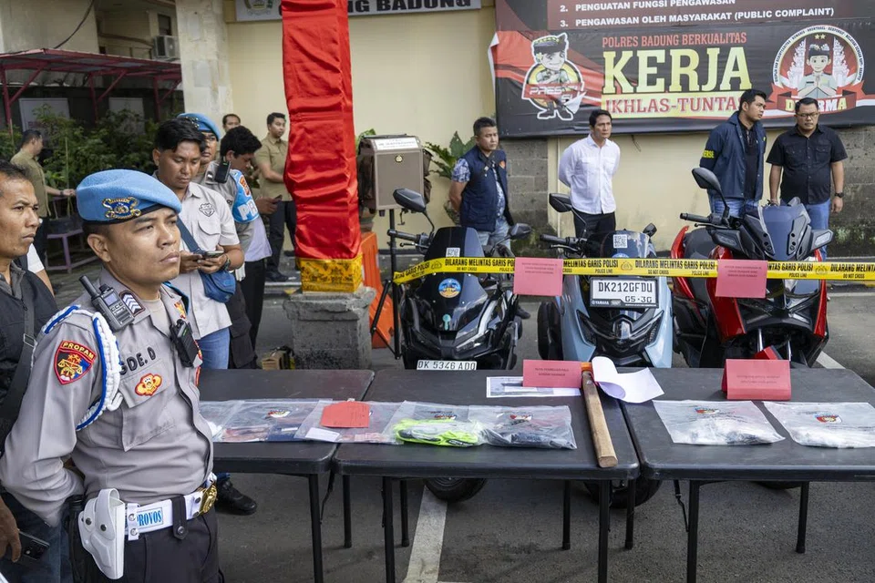 8b2dee81-d6ae-40e1-a762-e88ba6e39395