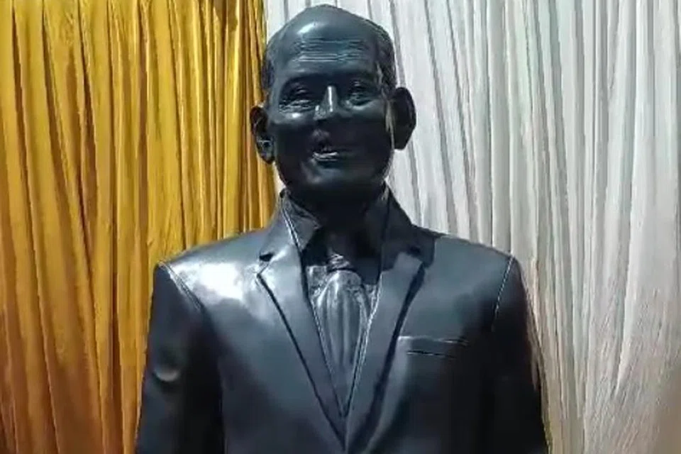 கும்பகோணத்தில் செய்யப்பட்ட திரு லீ குவான் யூவின் முழு உருவ வெண்கலச் சிலை சிங்கப்பூரை விரைவில் வந்தடையும்.