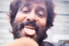 பறிமுதல் செய்யப்பட்ட அரிய விலங்குகள்: நடிகர் விக்ரமுக்குச் சிக்கல்