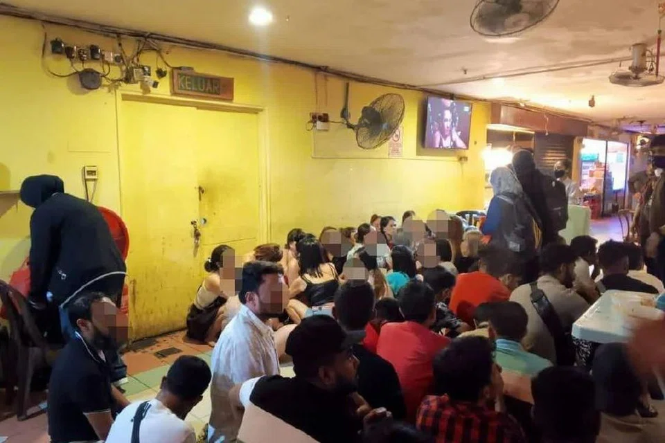 30 ஆண்டுகளாக ஜாலான் பசார் பாருவில் உடற்பிடிப்புச் சேவை வழங்கும் பெயரில் வர்த்தகம் ஒன்று பாலியல் சேவைகளை வழங்கிவந்துள்ளது.