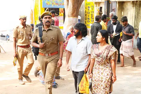 ‘சிறை’ திரைப்படத்தில் விக்ரம் பிரபு தோன்றும் காட்சி. 