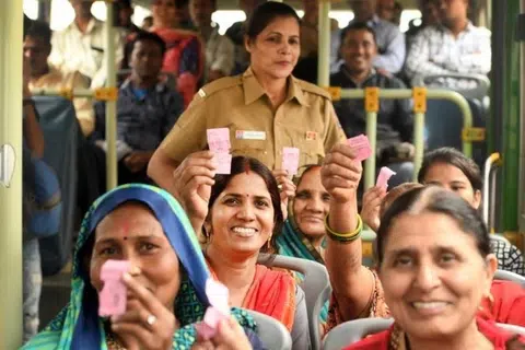 ’பிங்க் சஹேலி’ எனப்படும் அட்டையை அதிபர் திரௌபதி முர்மு டெல்லியில் அறிமுகப்படுத்தியிருந்தார். 