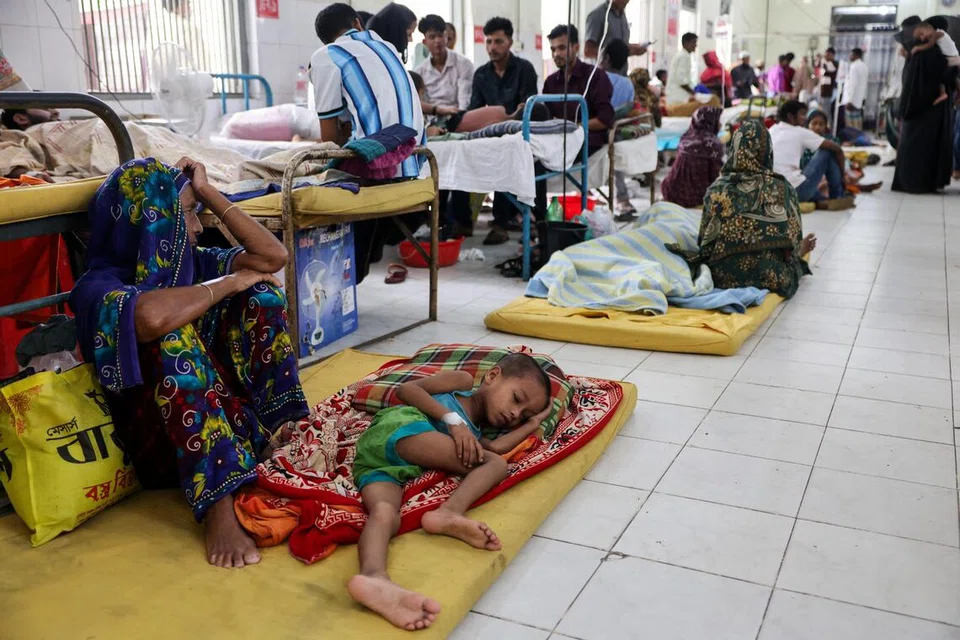 பங்ளாதேஷில் தட்டம்மை காரணமாக இதுவரை 1,147 பேர் உயிரிழந்துவிட்டனர்.  பதிவான உயிரிழப்புகளில் 94 விழுக்காட்டினர் ஐந்து வயதுக்குட்பட்ட குழந்தைகள் என்பது குறிப்பிடத்தக்கது.
