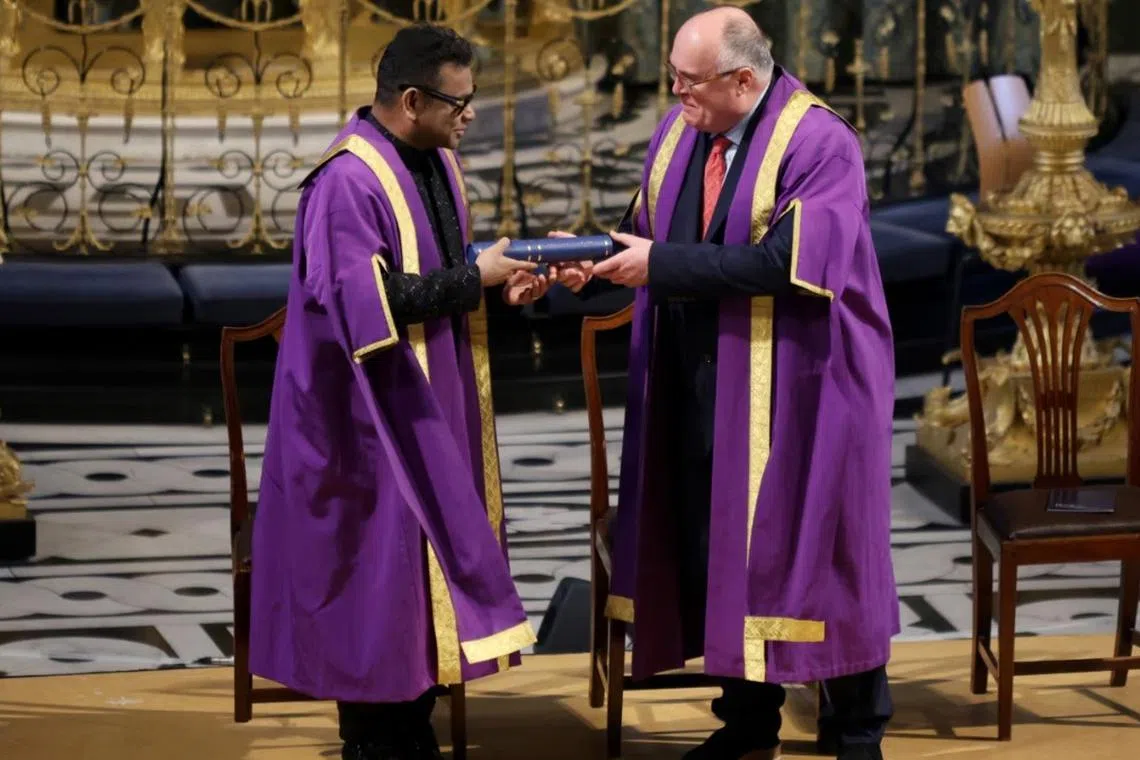 லண்டன் இசைப்பள்ளியின் கௌரவத் தலைவரான ஏ.ஆர்.ரகுமான்