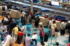 பல நிறுத்தங்களைக் கொண்ட விமானப் பயணங்களுக்கு, சிங்கப்பூரிலிருந்து புறப்பட்ட உடனேயே அடுத்த இலக்கைப் பொறுத்து தீர்வை விதிக்கப்படும் என்று தெரிவிக்கப்பட்டது.  