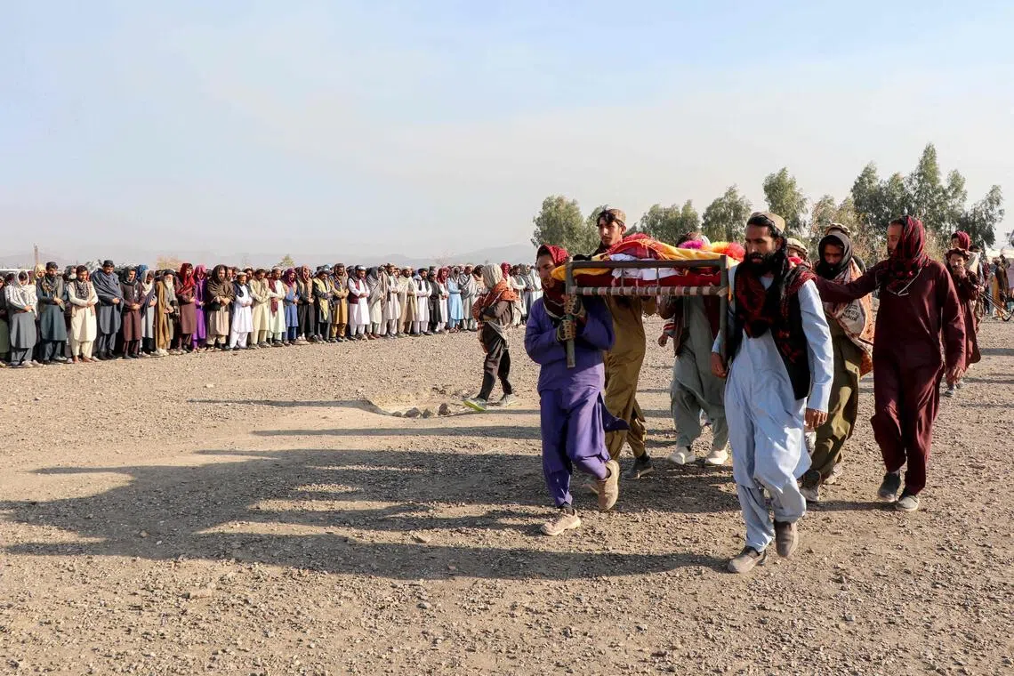 அதிக அளவில் ஆப்கானியர்களை வெளியேற்றும் பாகிஸ்தான்