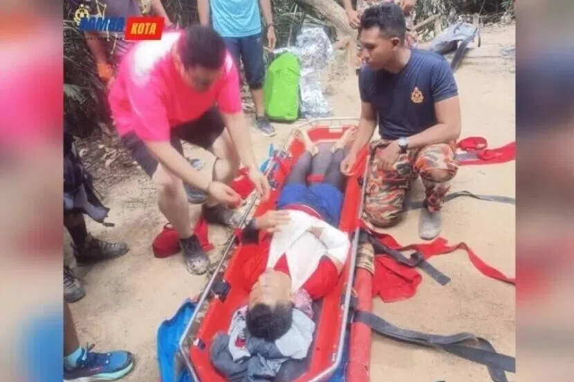 குனோங் டத்தோ மலையில் சிங்கப்பூரருக்குக் கை முறிவு