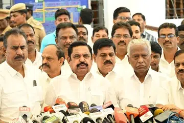 தவெகவுடன் கூட்டணி அமைக்க அதிமுக முயன்று வருவதால் அக்கட்சிக்கு ஆதரவாகப் பழனிசாமி பேசுவதாக முதல்வர் ஸ்டாலின் கடுமையாக விமர்சித்தார்.