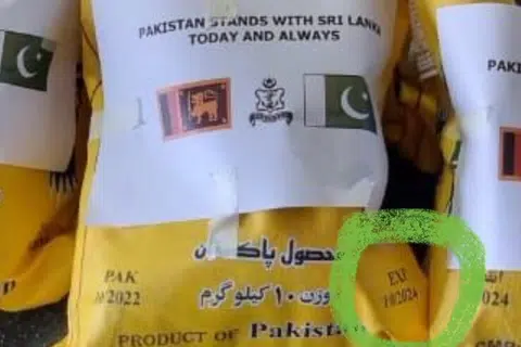 காலாவதித் தேதி 10/2024 என அச்சிடப்பட்டுள்ளதை இணையவாசிகள் பகிர்ந்துள்ளனர்.